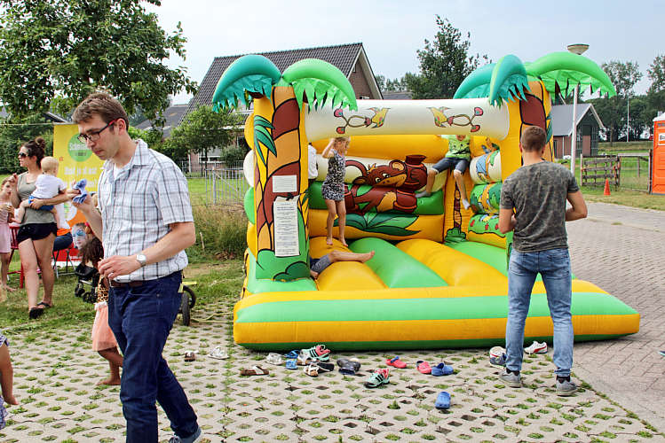 9-6-2018 - Proeverij in zomersfeer door de PLUS in Waarder_09